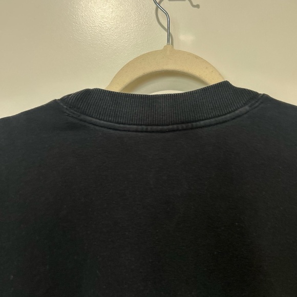 Vuori Women's Charcoal Black Halo Crewneck semi cropped Sweatshirt - Picture 10 of 10